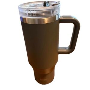 Gray Vacuum Insulated 40 oz Tumbler 24 Hrs Cold 6 Hrs Hot NWT